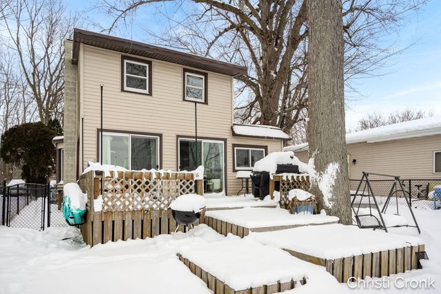 3779 Willow Drive NE, Grand Rapids, MI 49525