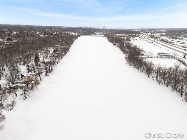 3779 Willow Drive NE, Grand Rapids, MI 49525