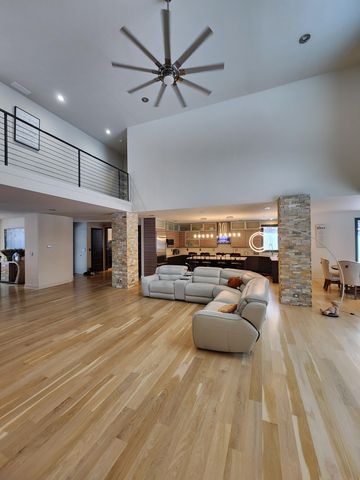 885 N 100 W, Valparaiso, IN 46385