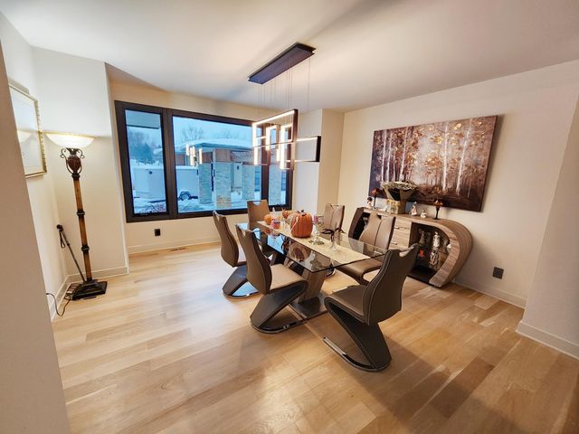 885 N 100 W, Valparaiso, IN 46385