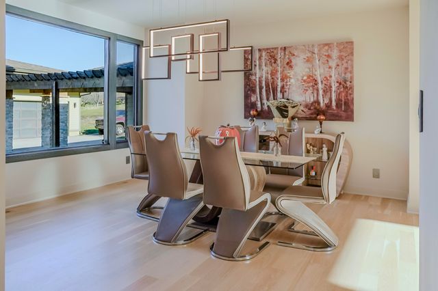 885 N 100 W, Valparaiso, IN 46385