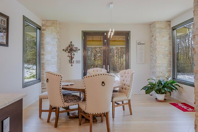 885 N 100 W, Valparaiso, IN 46385