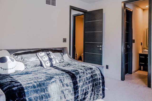 885 N 100 W, Valparaiso, IN 46385