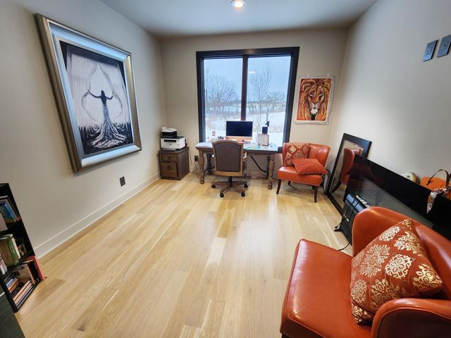 885 N 100 W, Valparaiso, IN 46385