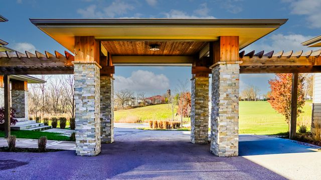 885 N 100 W, Valparaiso, IN 46385