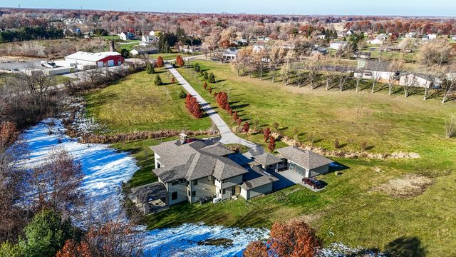 885 N 100 W, Valparaiso, IN 46385