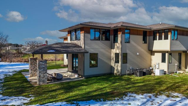 885 N 100 W, Valparaiso, IN 46385