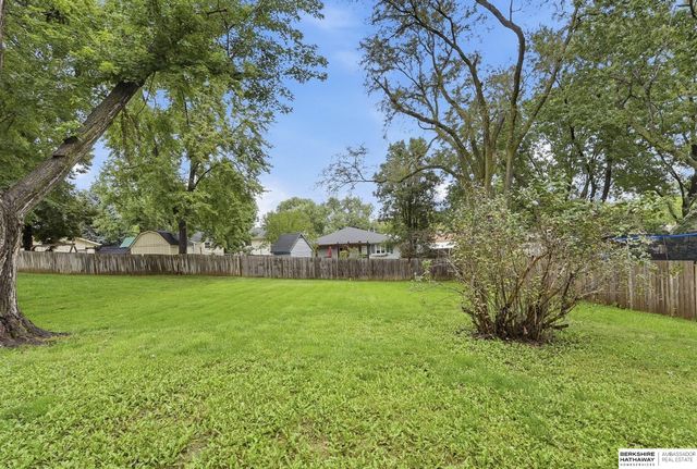 4841 S 93rd Avenue, Omaha, NE 68127