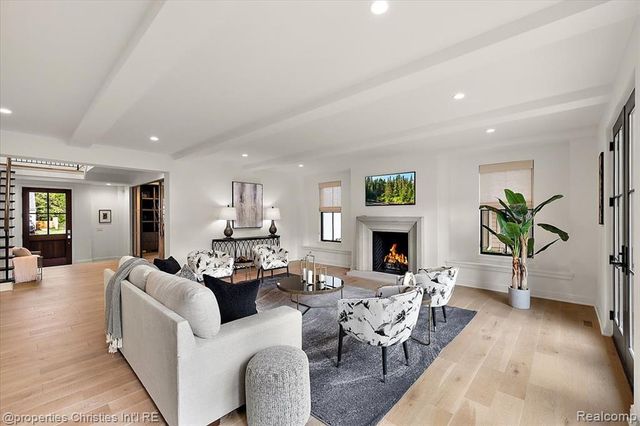 956 Westwood Drive, Birmingham, MI 48009