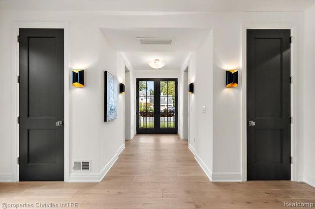 956 Westwood Drive, Birmingham, MI 48009