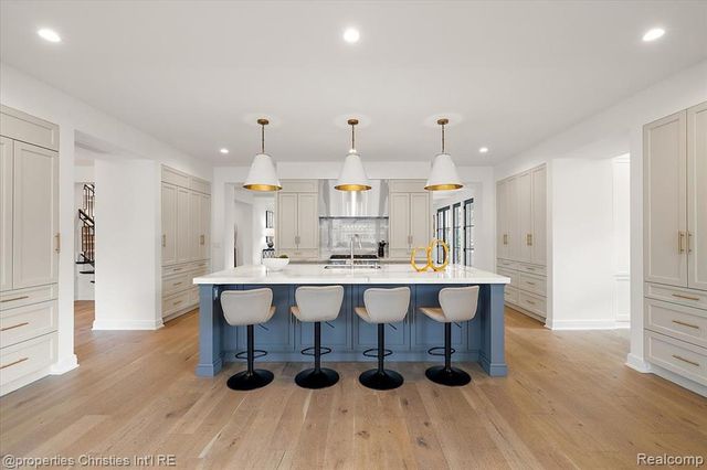 956 Westwood Drive, Birmingham, MI 48009