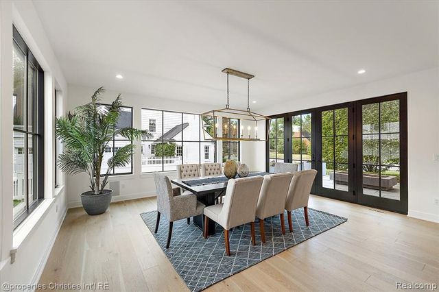 956 Westwood Drive, Birmingham, MI 48009