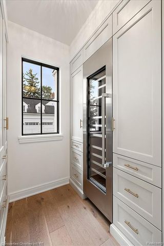 956 Westwood Drive, Birmingham, MI 48009