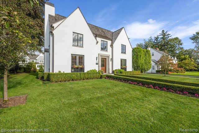 956 Westwood Drive, Birmingham, MI 48009