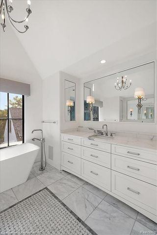 956 Westwood Drive, Birmingham, MI 48009