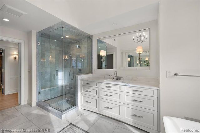 956 Westwood Drive, Birmingham, MI 48009