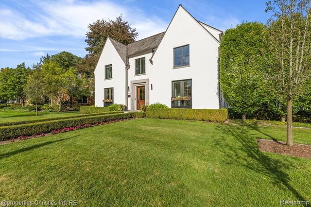 956 Westwood Drive, Birmingham, MI 48009