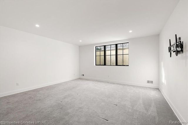 956 Westwood Drive, Birmingham, MI 48009