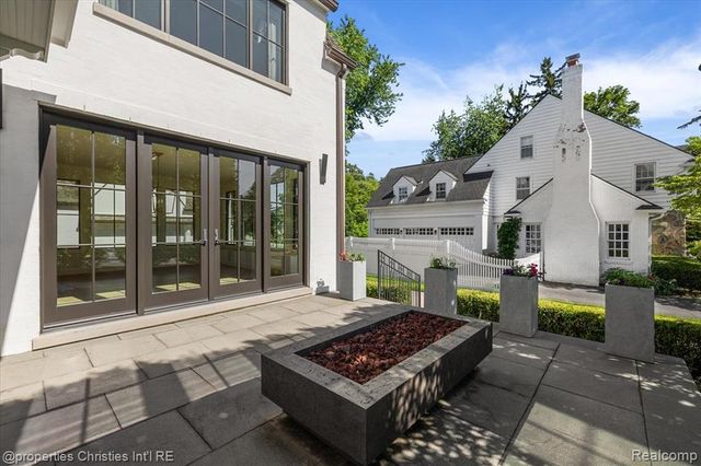 956 Westwood Drive, Birmingham, MI 48009