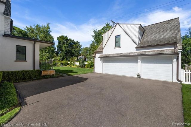 956 Westwood Drive, Birmingham, MI 48009