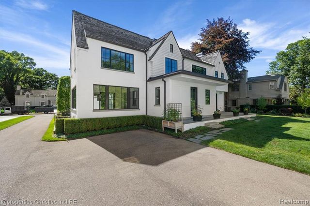 956 Westwood Drive, Birmingham, MI 48009