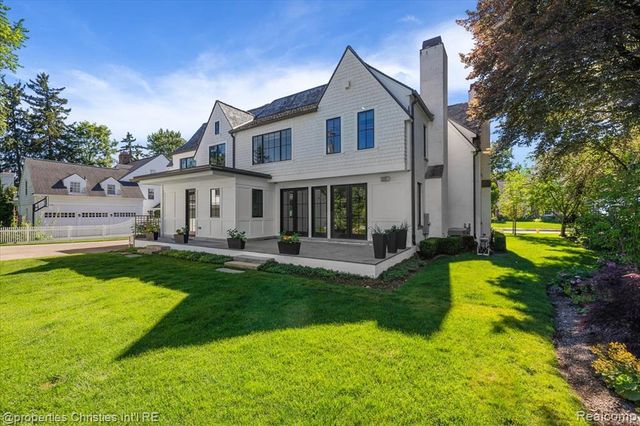 956 Westwood Drive, Birmingham, MI 48009