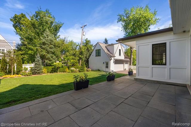 956 Westwood Drive, Birmingham, MI 48009