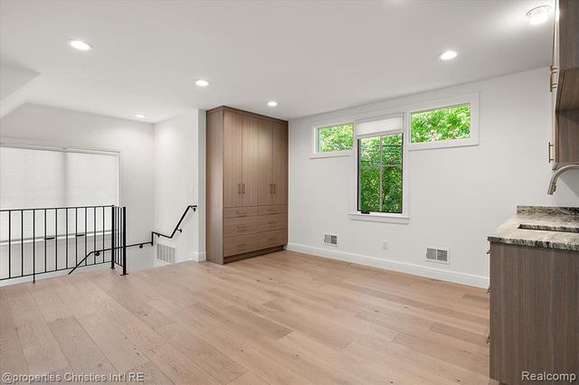 956 Westwood Drive, Birmingham, MI 48009