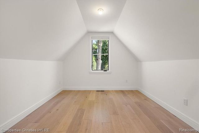 956 Westwood Drive, Birmingham, MI 48009