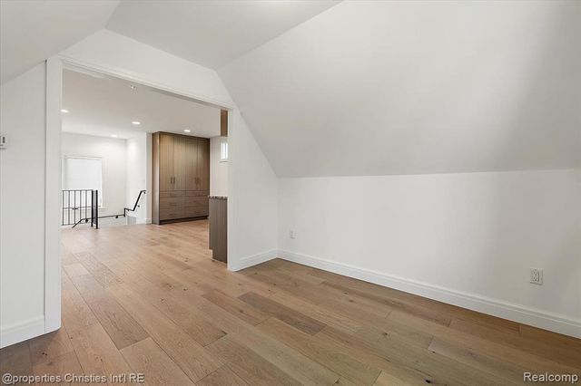 956 Westwood Drive, Birmingham, MI 48009