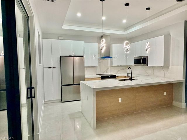3803 41st AVE NE, Naples, FL 34120