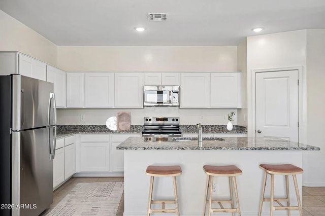 10215 W DEVONSHIRE Avenue, Phoenix, AZ 85037