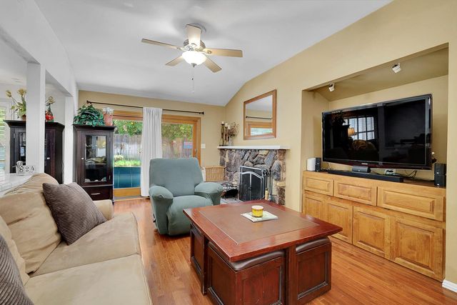 1213 Gary Way, Carmichael, CA 95608