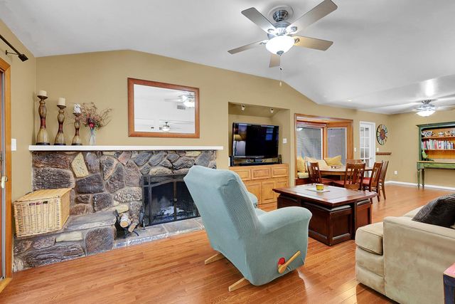1213 Gary Way, Carmichael, CA 95608