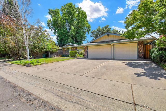 1213 Gary Way, Carmichael, CA 95608