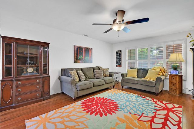 1213 Gary Way, Carmichael, CA 95608