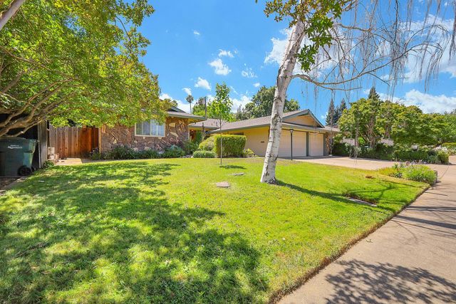 1213 Gary Way, Carmichael, CA 95608