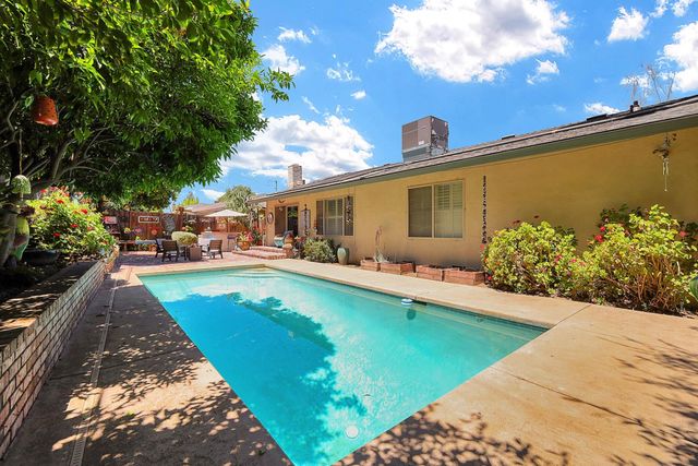 1213 Gary Way, Carmichael, CA 95608