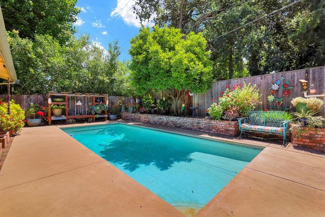 1213 Gary Way, Carmichael, CA 95608