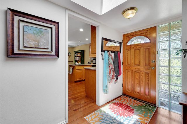 1213 Gary Way, Carmichael, CA 95608