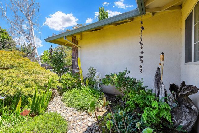 1213 Gary Way, Carmichael, CA 95608