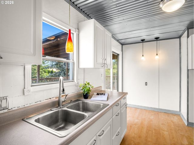 108 MAPLE Blvd, Wood Village, OR 97060