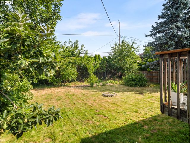 108 MAPLE Blvd, Wood Village, OR 97060
