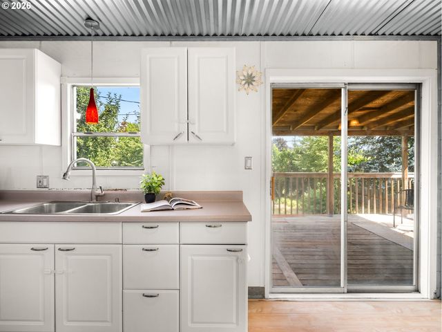 108 MAPLE Blvd, Wood Village, OR 97060