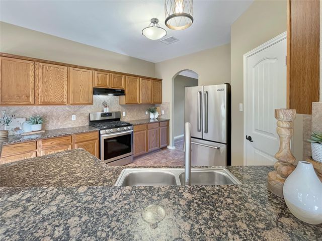 403 Red Hawk DR, Leander, TX 78641