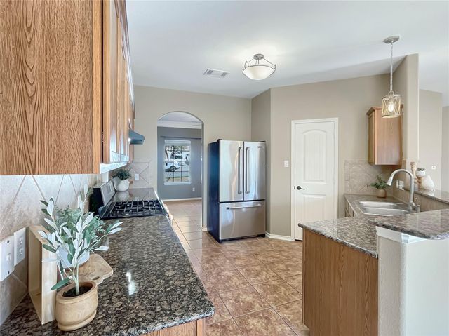 403 Red Hawk DR, Leander, TX 78641