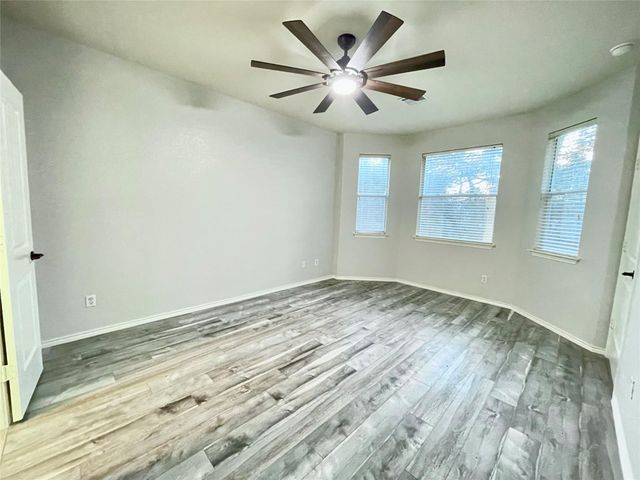 403 Red Hawk DR, Leander, TX 78641