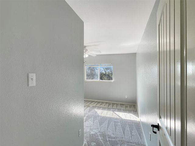 403 Red Hawk DR, Leander, TX 78641