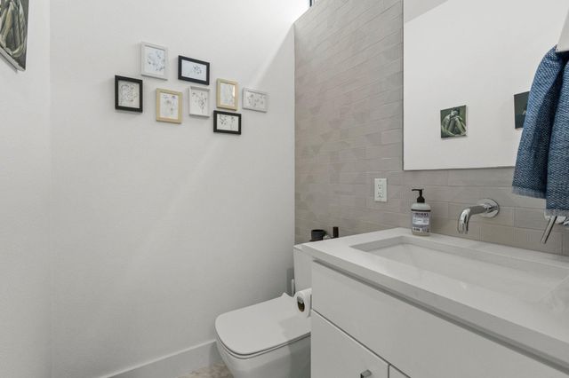 3406 E 17th ST 8, Austin, TX 78721