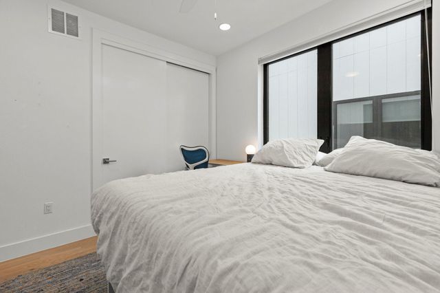 3406 E 17th ST 8, Austin, TX 78721